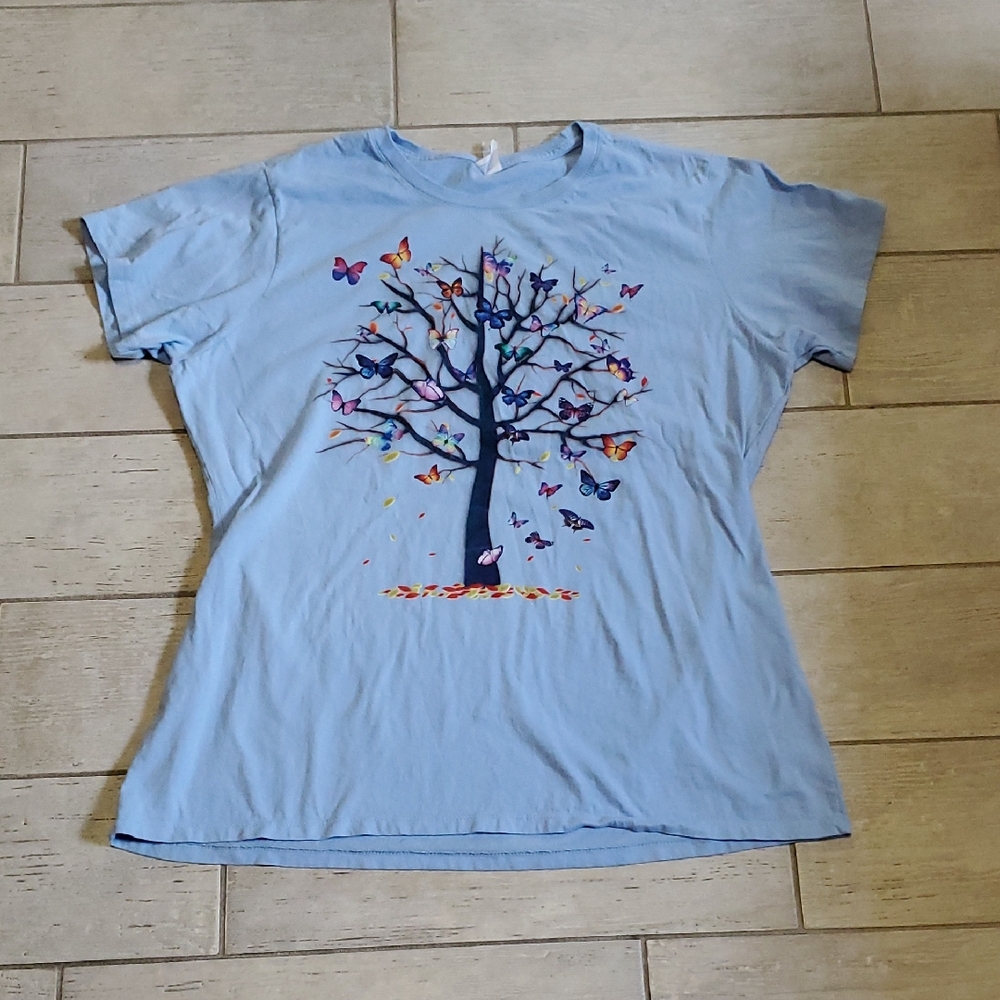 Port Company Light Blue T-Shirt Women's Size L featuring Tree with Butterflies